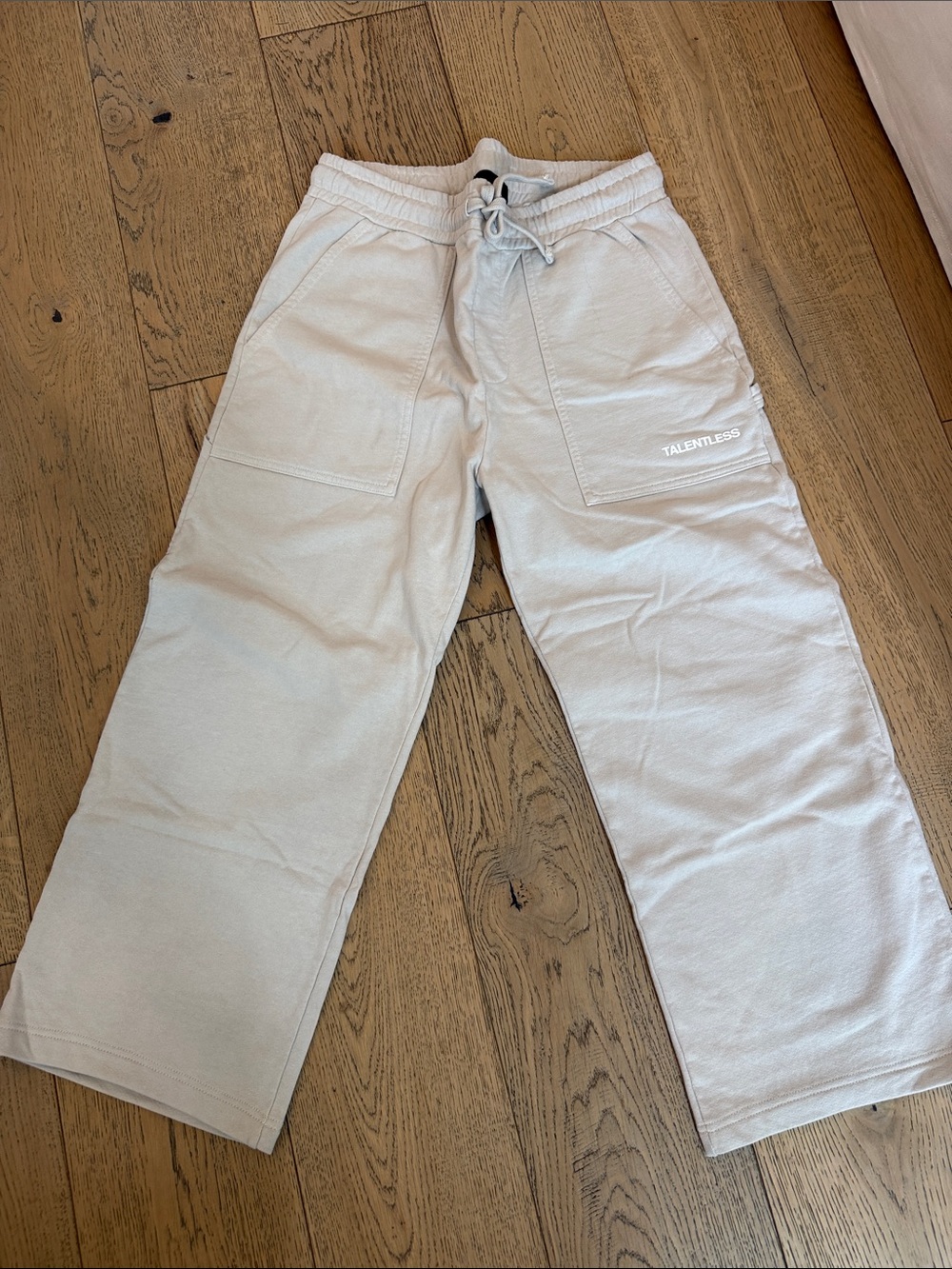 TALENTLESS Off-White Wide Leg Sweatpants